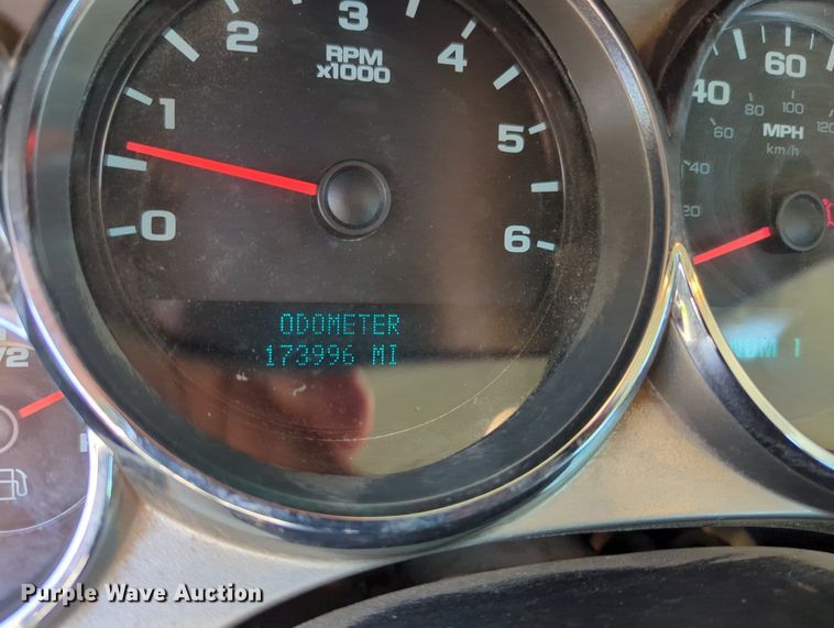 image for item MY9358 2011 Chevrolet Silverado 2500HD  Crew Cab pickup truck