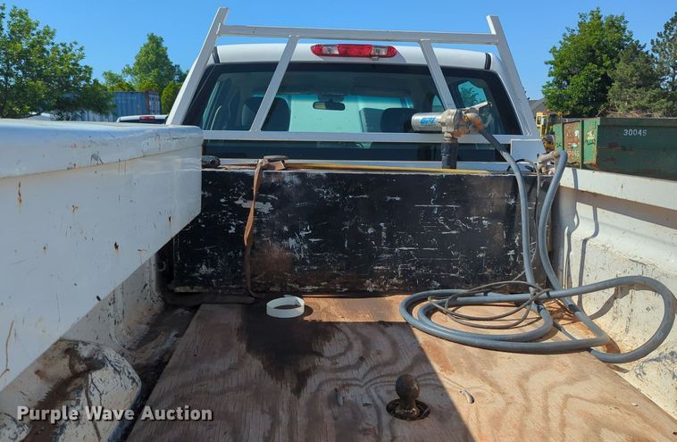 image for item MY9358 2011 Chevrolet Silverado 2500HD  Crew Cab pickup truck