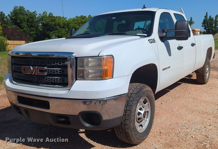 image for item MY9359 2013 GMC Sierra 2500HD  Crew Cab pickup truck