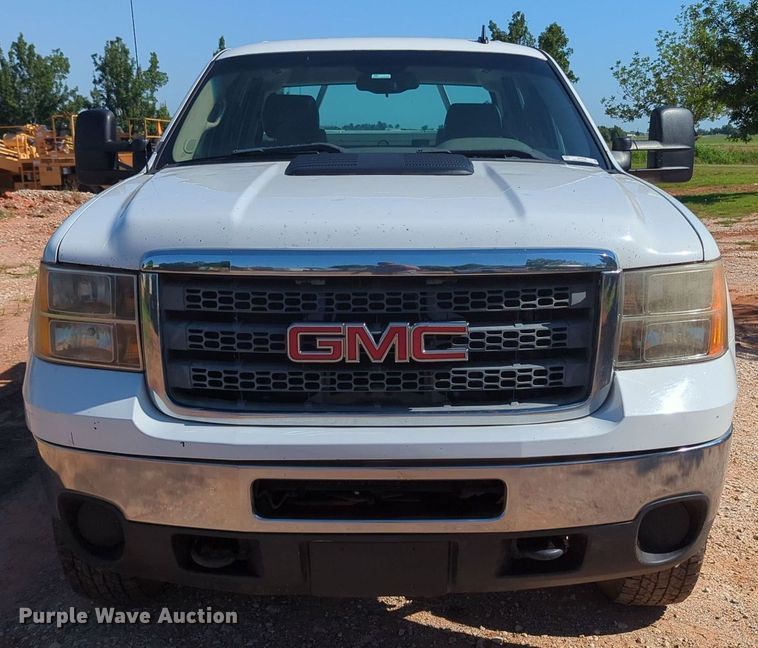 image for item MY9359 2013 GMC Sierra 2500HD  Crew Cab pickup truck