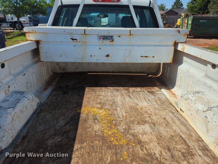 image for item MY9359 2013 GMC Sierra 2500HD  Crew Cab pickup truck