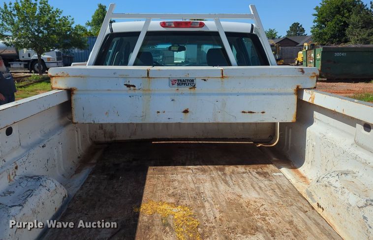 image for item MY9359 2013 GMC Sierra 2500HD  Crew Cab pickup truck