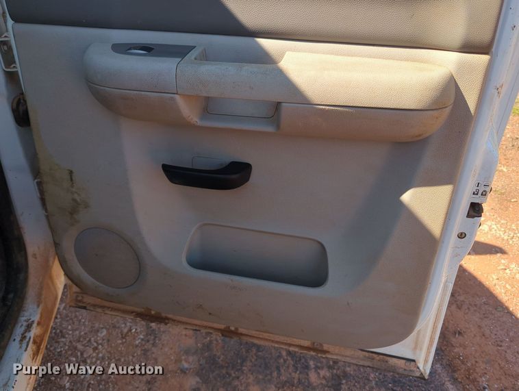 image for item MY9359 2013 GMC Sierra 2500HD  Crew Cab pickup truck