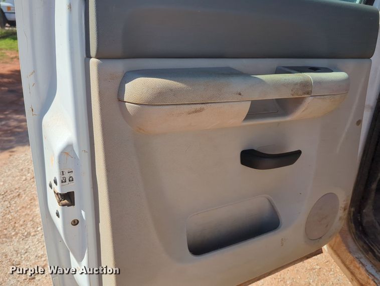 image for item MY9359 2013 GMC Sierra 2500HD  Crew Cab pickup truck