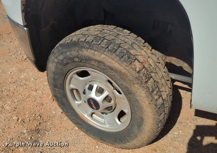 image for item MY9359 2013 GMC Sierra 2500HD  Crew Cab pickup truck