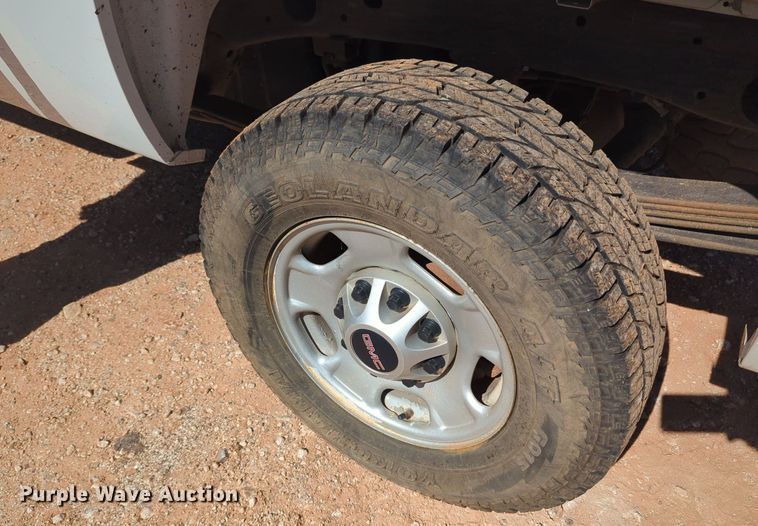 image for item MY9359 2013 GMC Sierra 2500HD  Crew Cab pickup truck