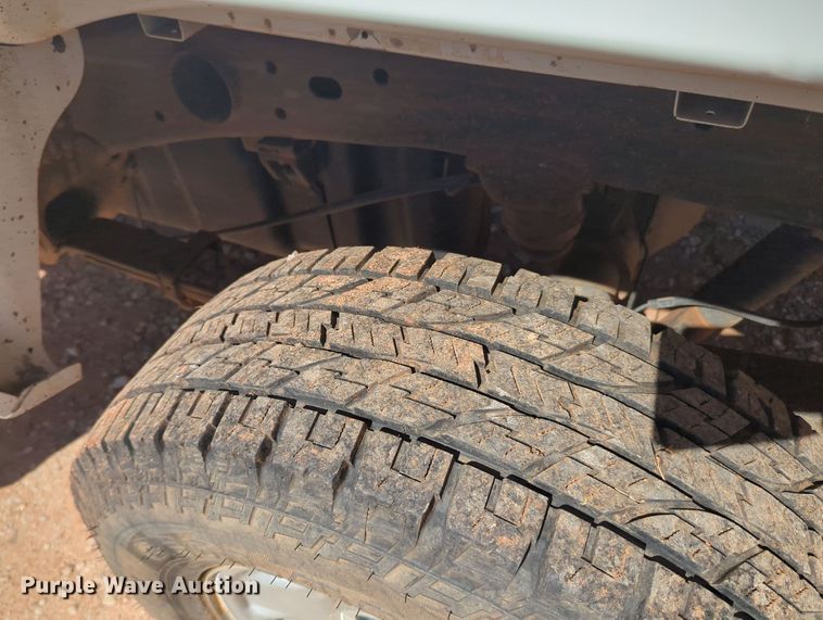 image for item MY9359 2013 GMC Sierra 2500HD  Crew Cab pickup truck