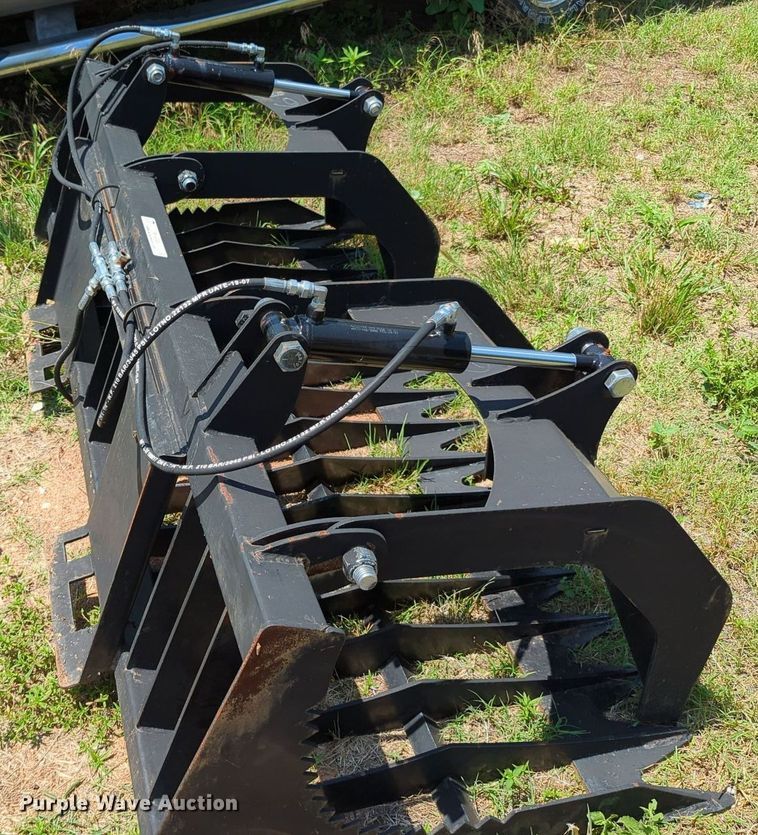 image for item MY9369 Skid steer grapple bucket