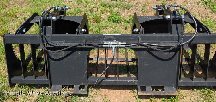 image for item MY9369 Skid steer grapple bucket