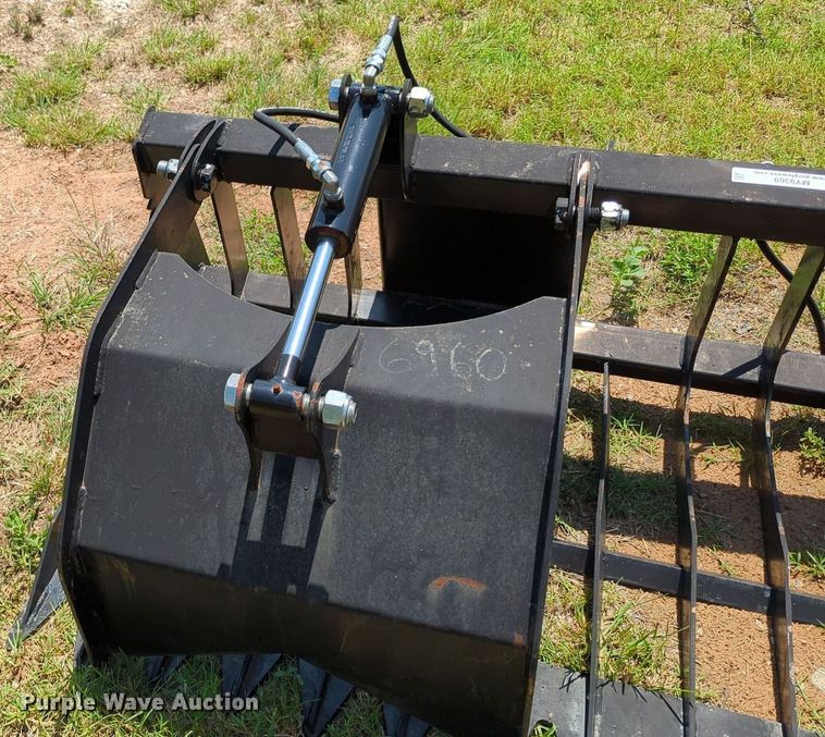 image for item MY9369 Skid steer grapple bucket