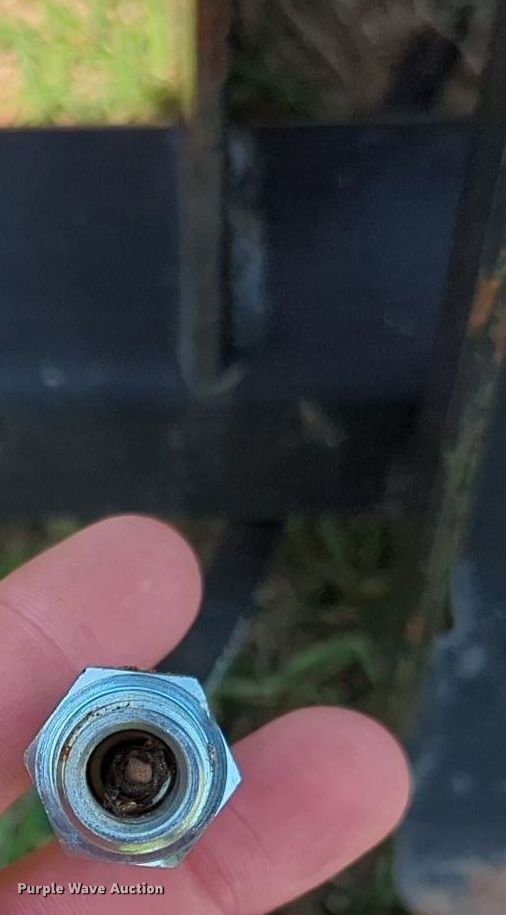 image for item MY9369 Skid steer grapple bucket