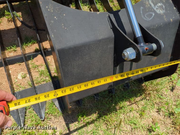 image for item MY9369 Skid steer grapple bucket