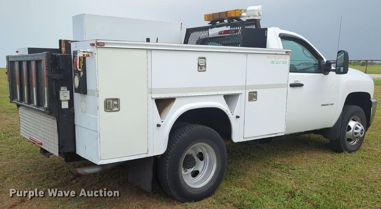 image for item MY9372 2011 Chevrolet 3500HD  utility bed pickup truck