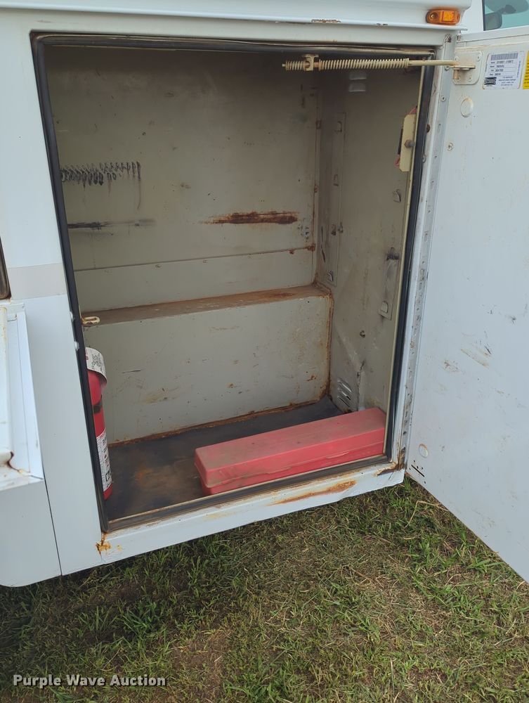 image for item MY9372 2011 Chevrolet 3500HD  utility bed pickup truck