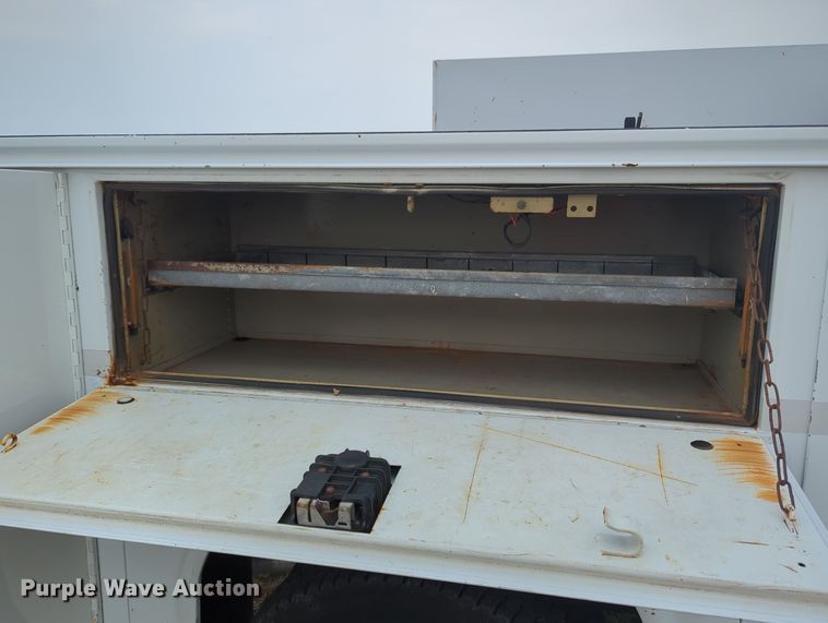 image for item MY9372 2011 Chevrolet 3500HD  utility bed pickup truck