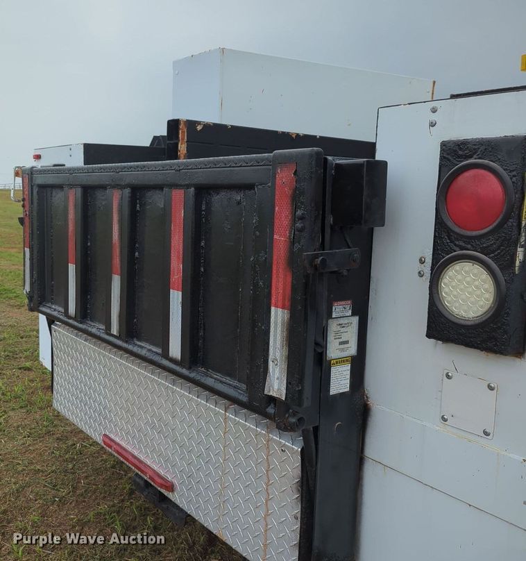 image for item MY9372 2011 Chevrolet 3500HD  utility bed pickup truck