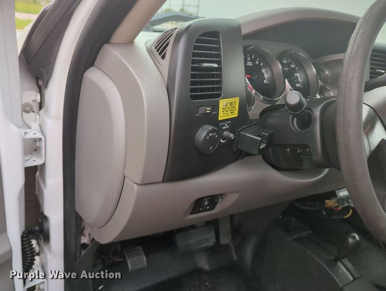 image for item MY9372 2011 Chevrolet 3500HD  utility bed pickup truck