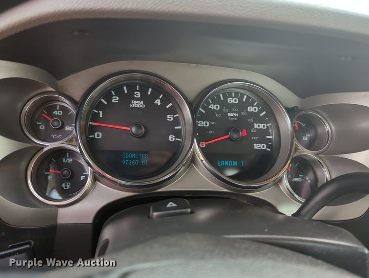 image for item MY9372 2011 Chevrolet 3500HD  utility bed pickup truck