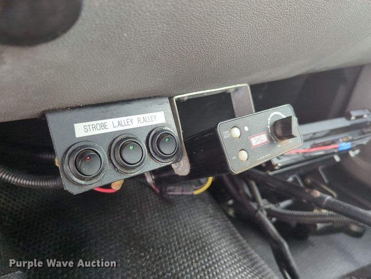 image for item MY9372 2011 Chevrolet 3500HD  utility bed pickup truck