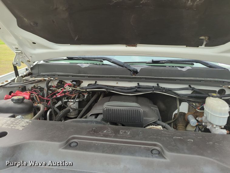 image for item MY9372 2011 Chevrolet 3500HD  utility bed pickup truck