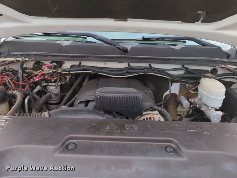 image for item MY9372 2011 Chevrolet 3500HD  utility bed pickup truck