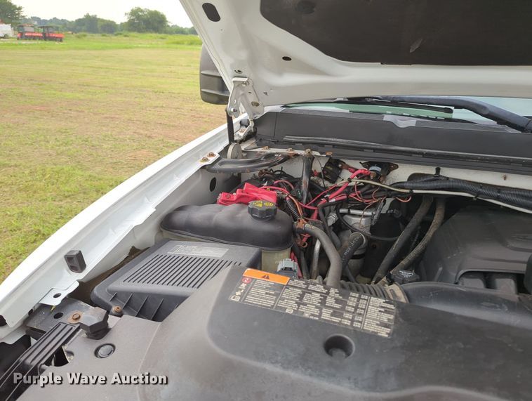 image for item MY9372 2011 Chevrolet 3500HD  utility bed pickup truck