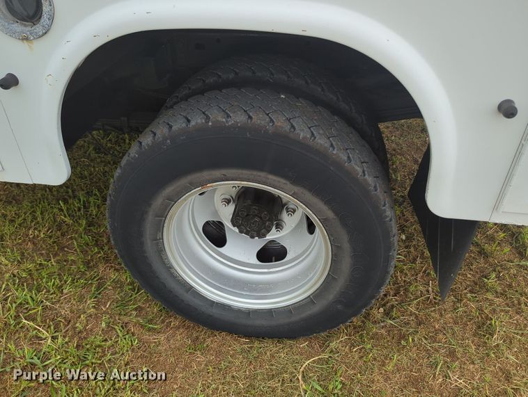 image for item MY9372 2011 Chevrolet 3500HD  utility bed pickup truck