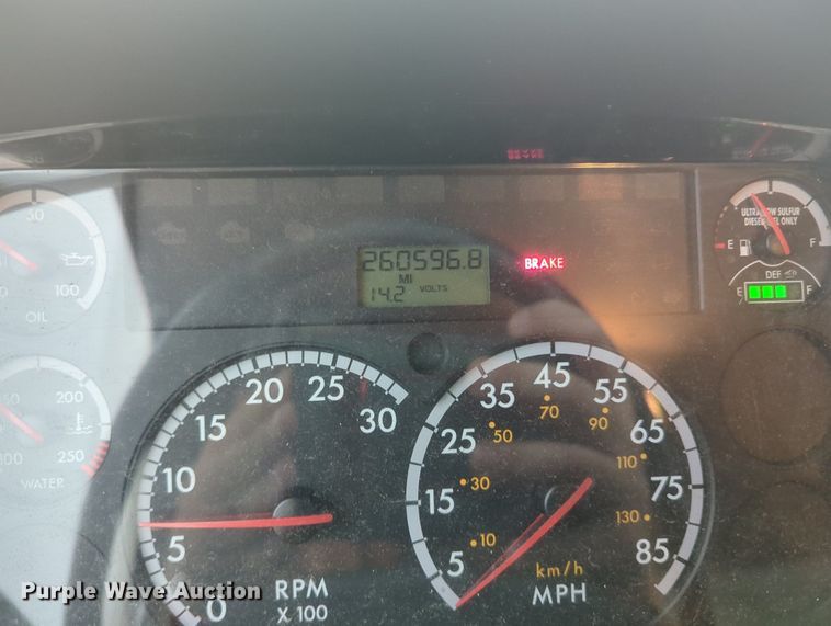 image for item MY9374 2014 Freightliner M2  box truck