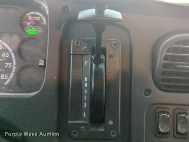 image for item MY9374 2014 Freightliner M2  box truck