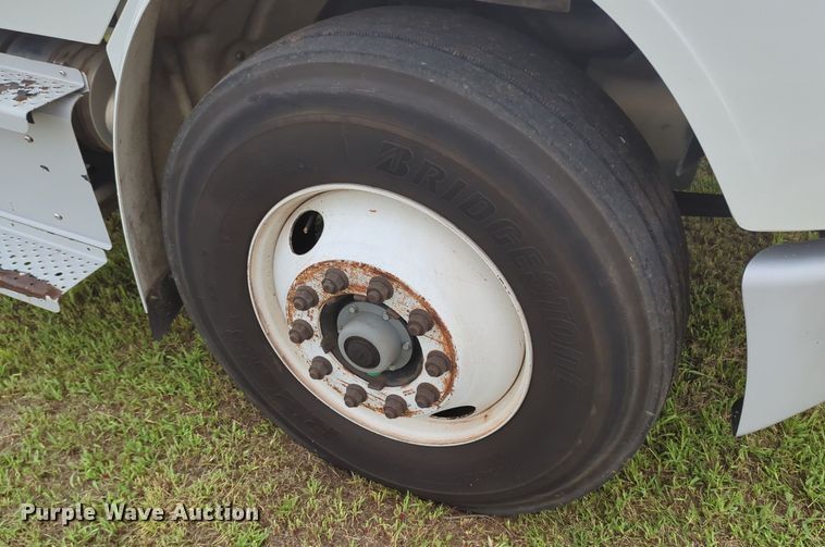 image for item MY9374 2014 Freightliner M2  box truck