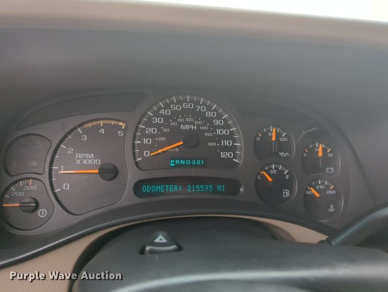 image for item MY9375 2003 Chevrolet Silverado 2500HD  Crew Cab pickup truck