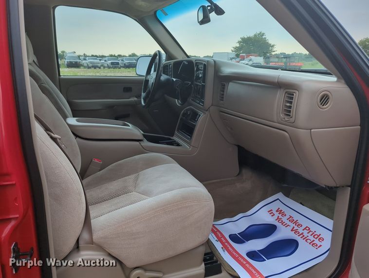 image for item MY9375 2003 Chevrolet Silverado 2500HD  Crew Cab pickup truck