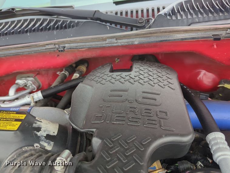 image for item MY9375 2003 Chevrolet Silverado 2500HD  Crew Cab pickup truck