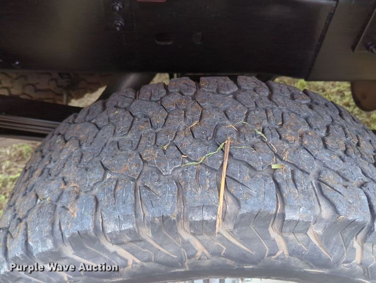 image for item MY9375 2003 Chevrolet Silverado 2500HD  Crew Cab pickup truck