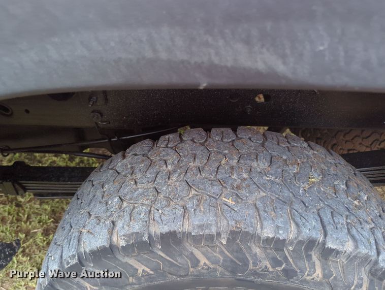 image for item MY9375 2003 Chevrolet Silverado 2500HD  Crew Cab pickup truck