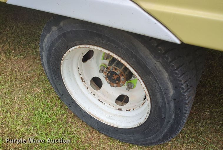 image for item MY9377 2015 Isuzu NPR  refrigerated delivery truck