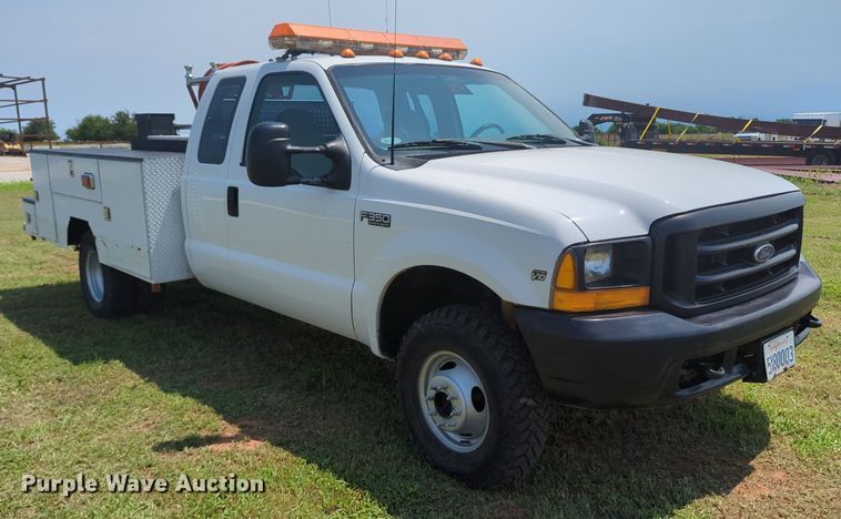 image for item MY9379 1999 Ford  F350 Super Duty  brush fire truck