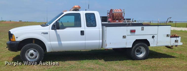 image for item MY9379 1999 Ford  F350 Super Duty  brush fire truck