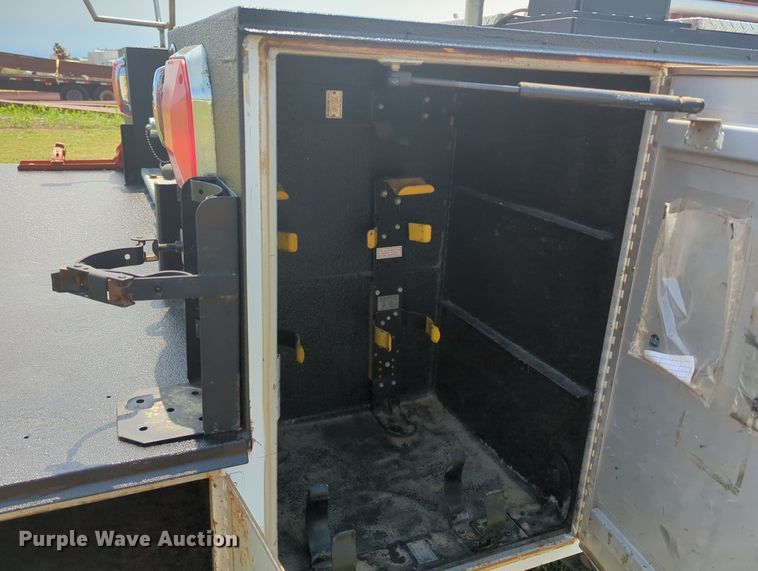 image for item MY9379 1999 Ford  F350 Super Duty  brush fire truck