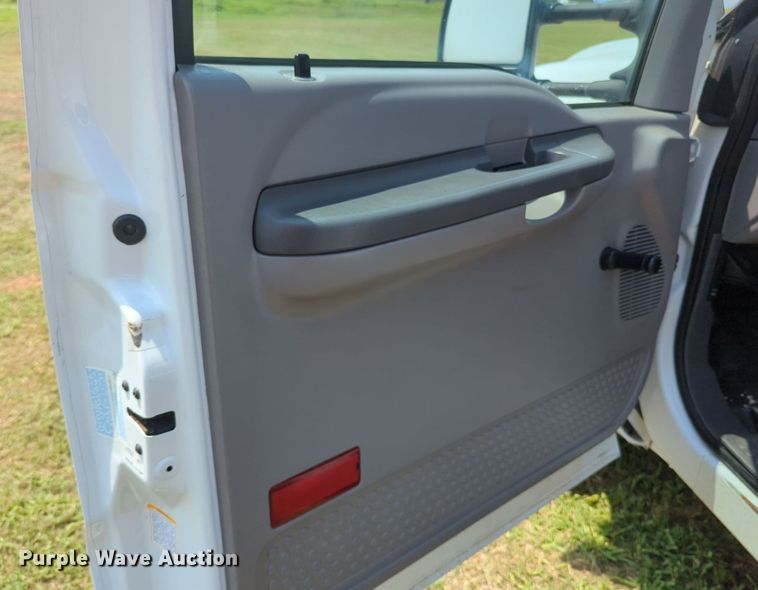 image for item MY9379 1999 Ford  F350 Super Duty  brush fire truck