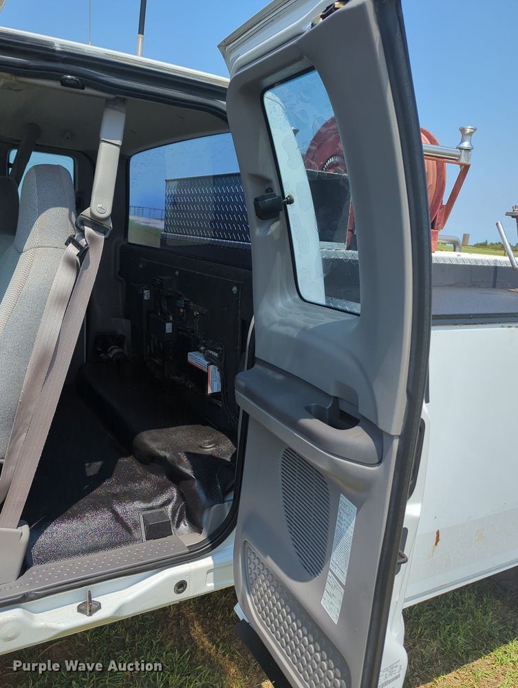 image for item MY9379 1999 Ford  F350 Super Duty  brush fire truck