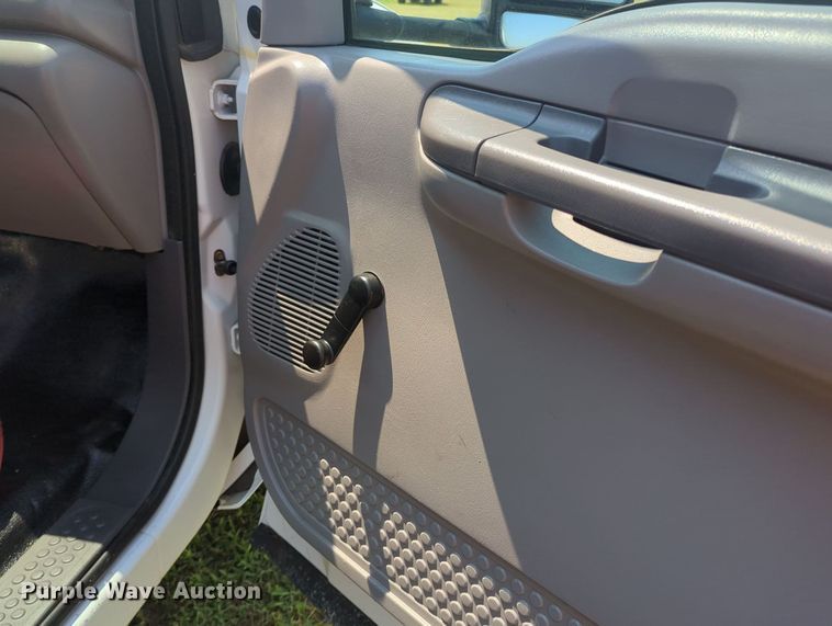 image for item MY9379 1999 Ford  F350 Super Duty  brush fire truck