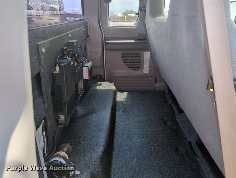 image for item MY9379 1999 Ford  F350 Super Duty  brush fire truck