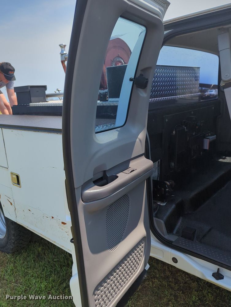 image for item MY9379 1999 Ford  F350 Super Duty  brush fire truck