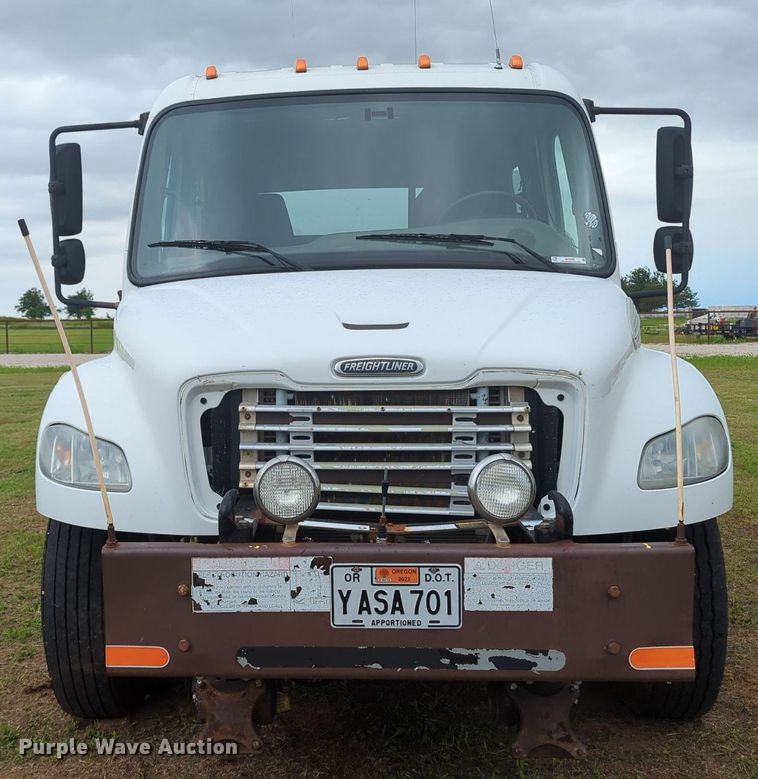 image for item MY9380 2006 Freightliner M2  utility / service truck