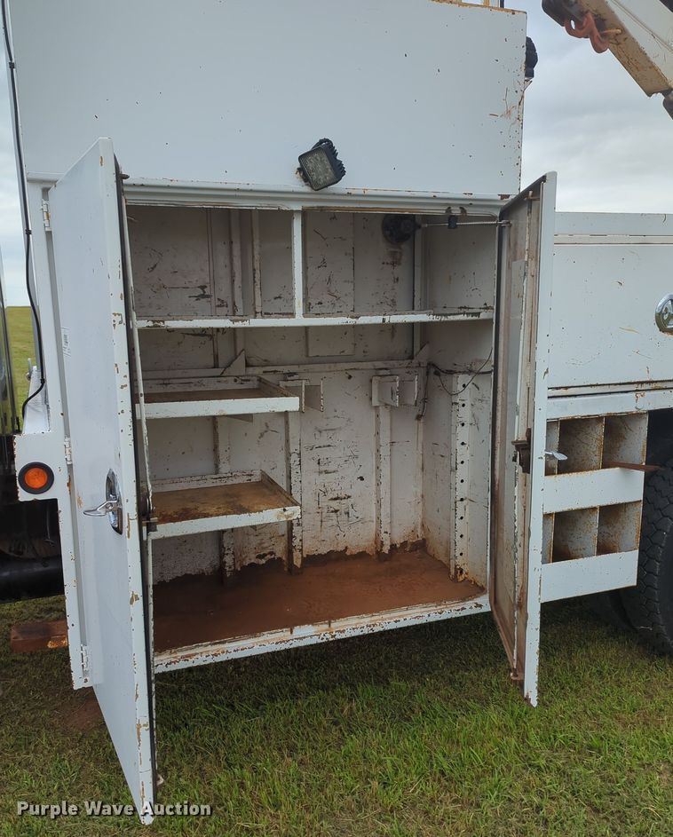 image for item MY9380 2006 Freightliner M2  utility / service truck