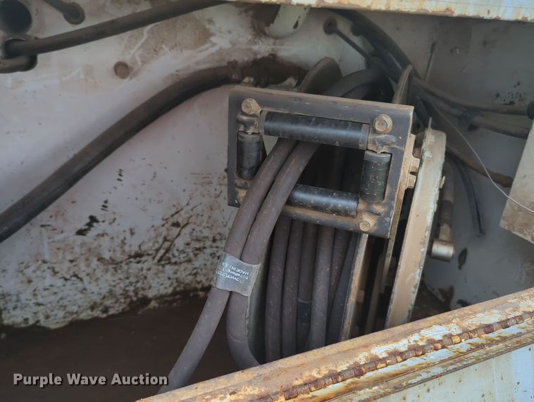 image for item MY9380 2006 Freightliner M2  utility / service truck