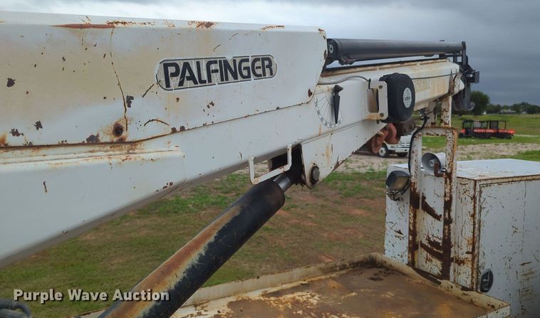 image for item MY9380 2006 Freightliner M2  utility / service truck