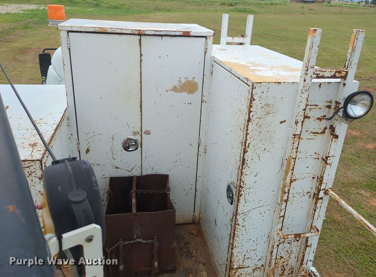 image for item MY9380 2006 Freightliner M2  utility / service truck