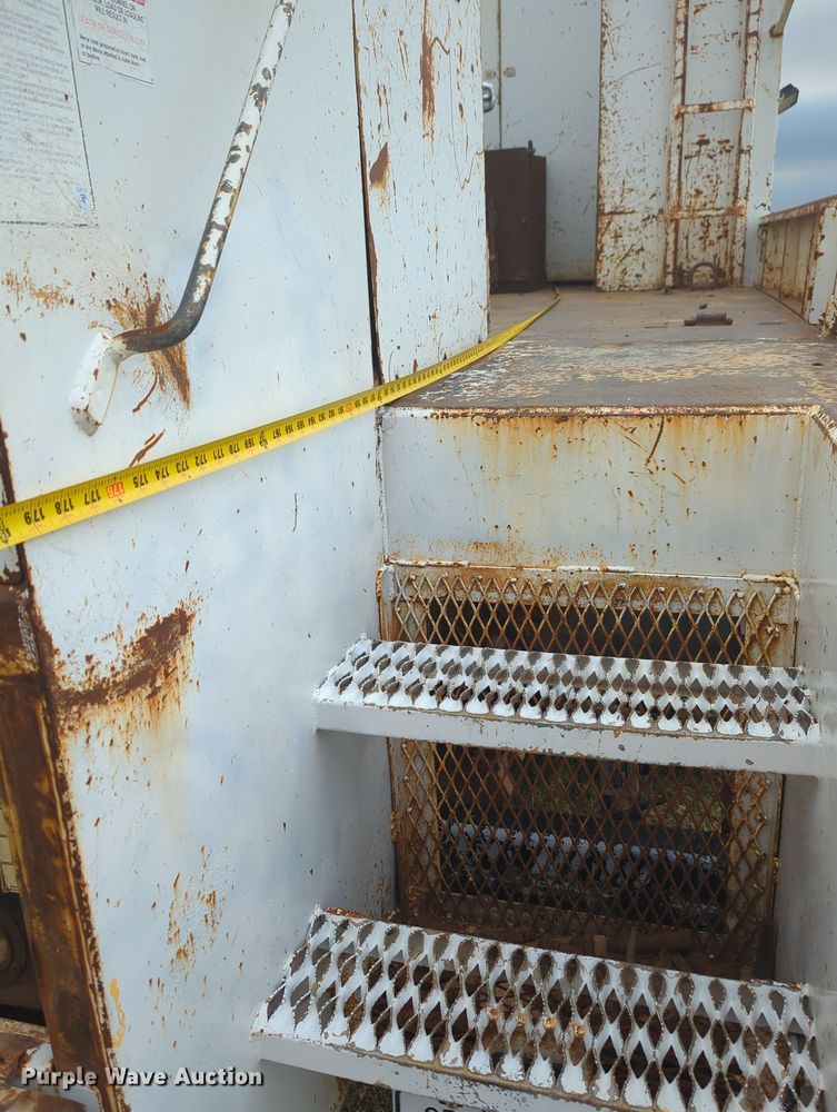 image for item MY9380 2006 Freightliner M2  utility / service truck